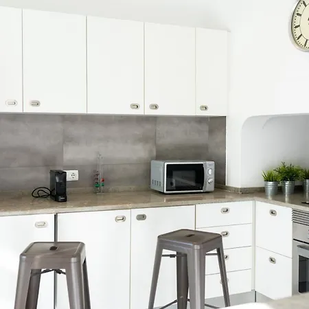 Апартаменти Santana *